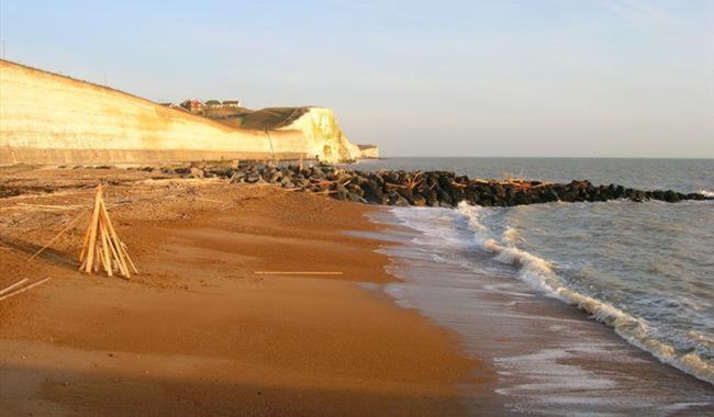 Beach, Hills, Food, Scenic Walks-The Kelp House. Peacehaven 外观 照片
