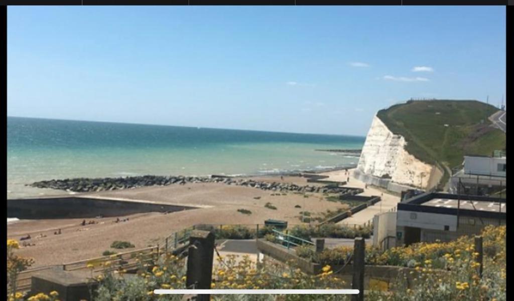 Beach, Hills, Food, Scenic Walks-The Kelp House. Peacehaven 外观 照片